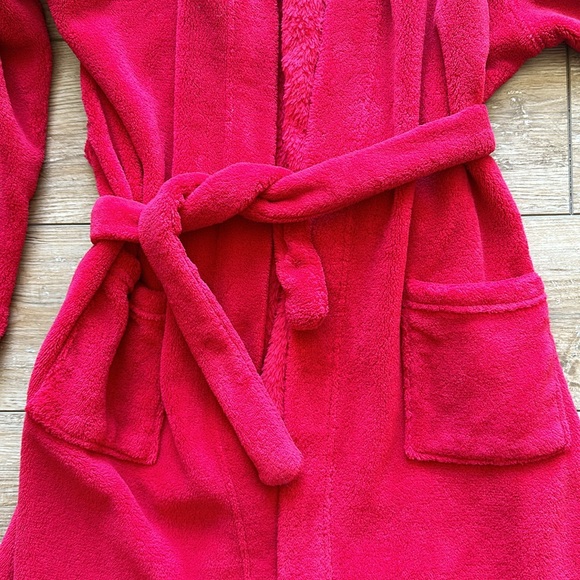 Lands’ End Red Boy’s Bathrobe Size 12 - Picture 4 of 7